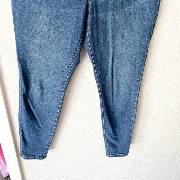 DULUTH Trading Company Women's DuluthFlex Daily Denim Skinny Jeans 10S Short - Picture 4 of 7